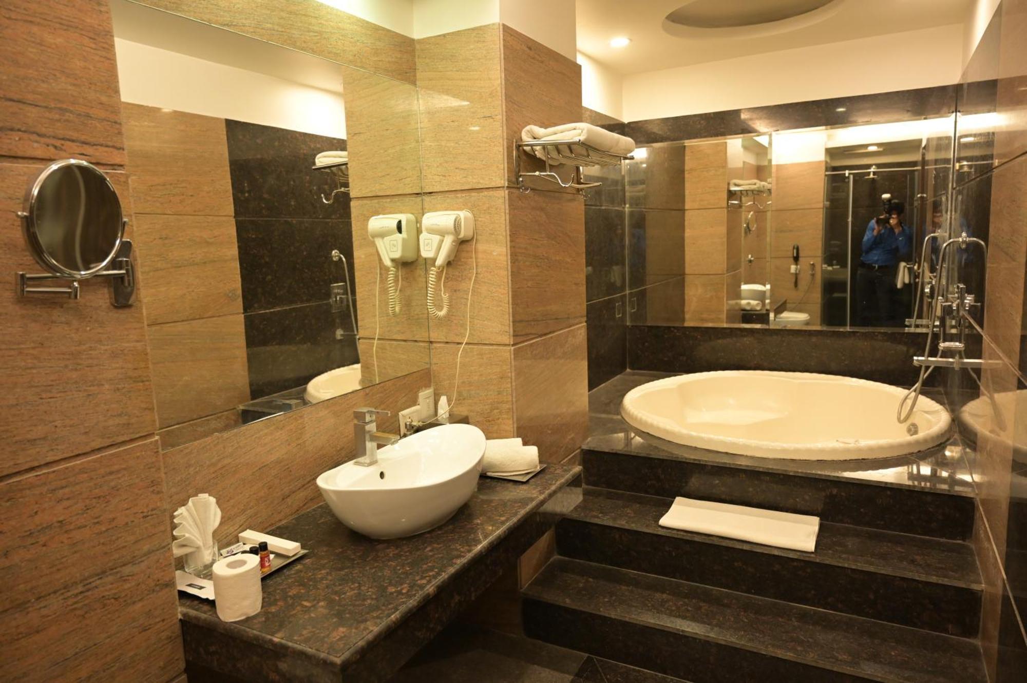 Hk Clarks Inn, Amritsar Dış mekan fotoğraf
